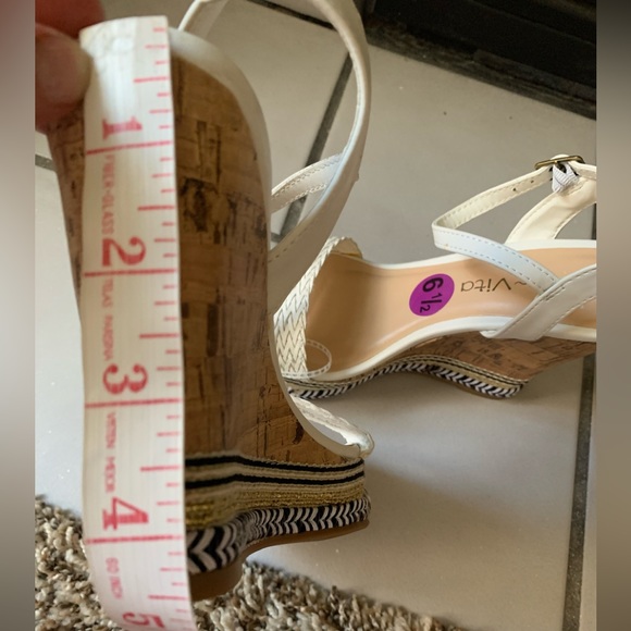 Bella- Vita Sandals. Size 6.5 . New - Picture 8 of 8